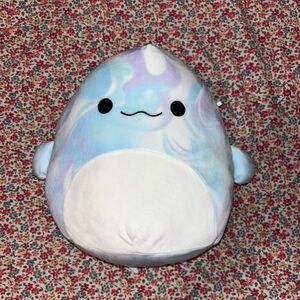 Laslow the Whale Squishmallow